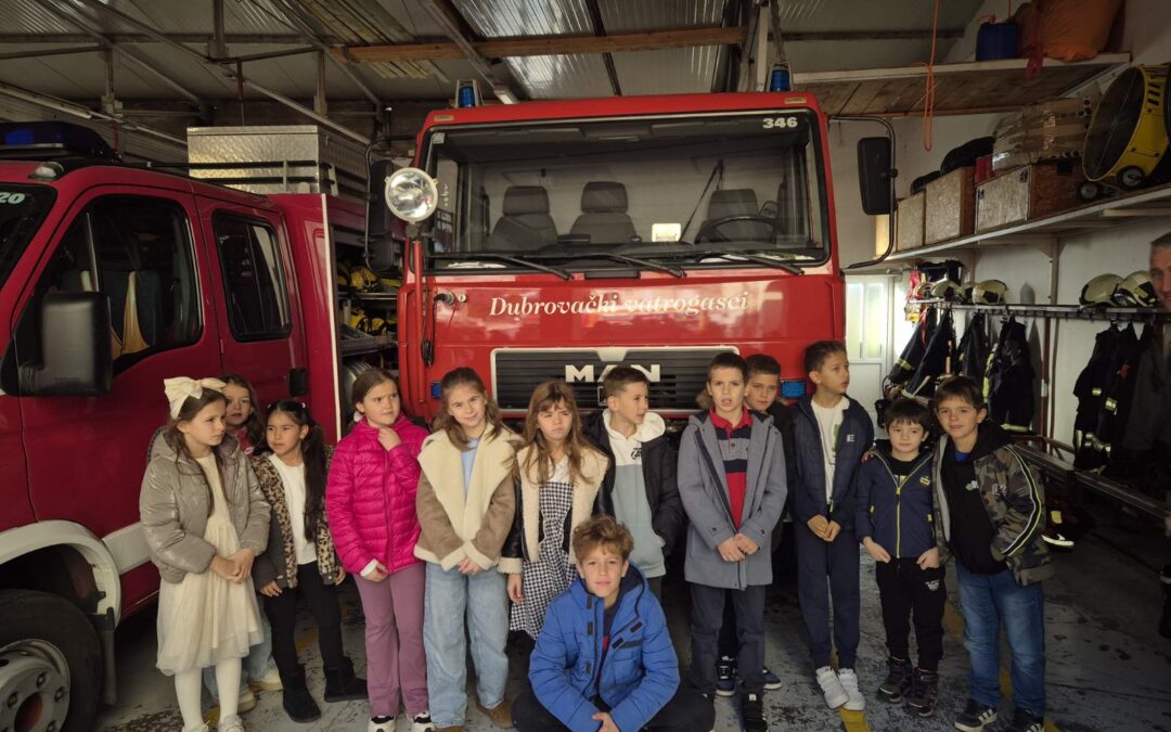 Učenici drugih razreda posjetili vatrogasce